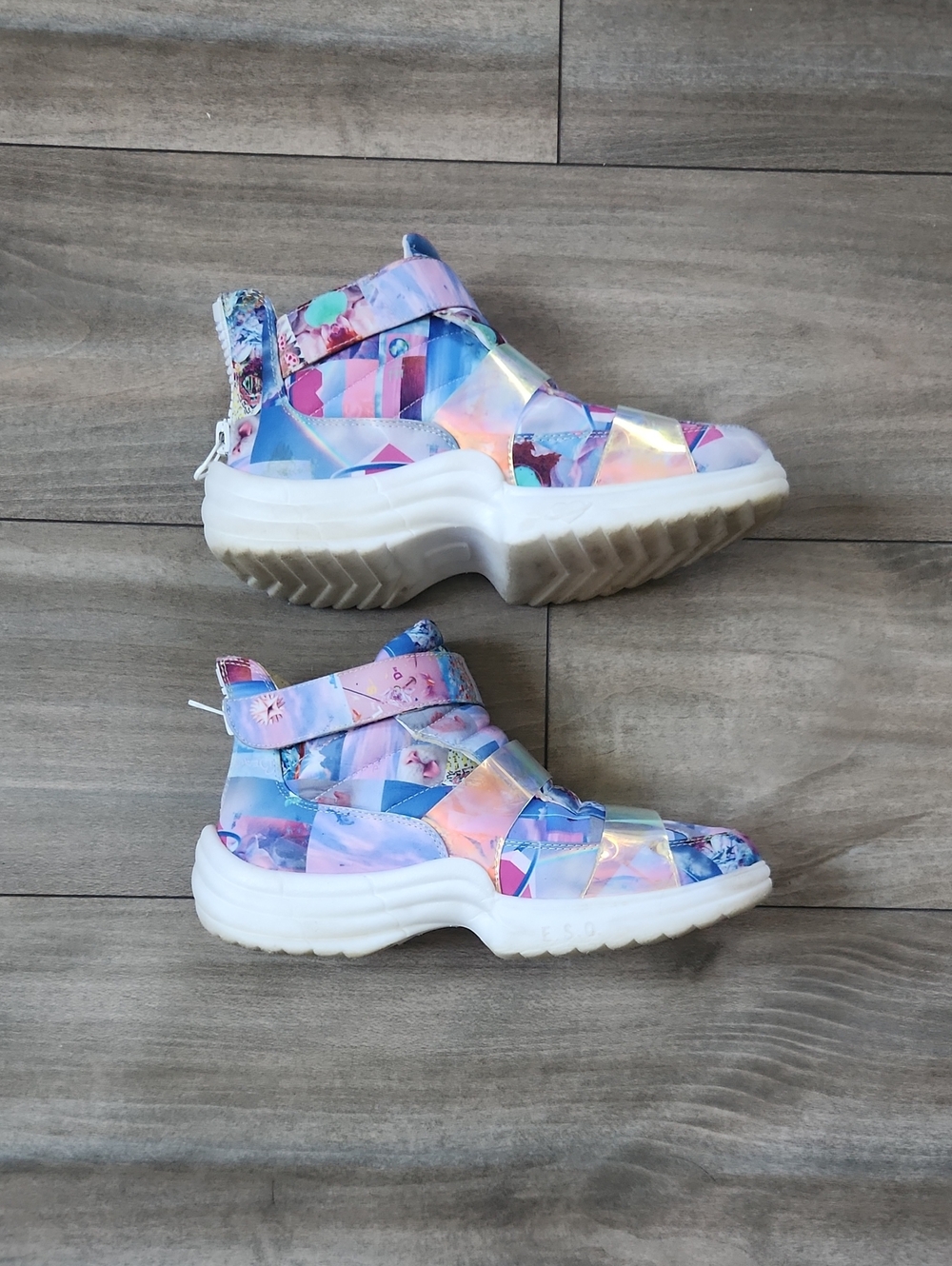 Dolls Kill Esqape Zip Irridescent Pattern High Top Sneaker Sz 8